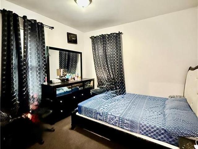 Townhouse for sale in Arverne, New York