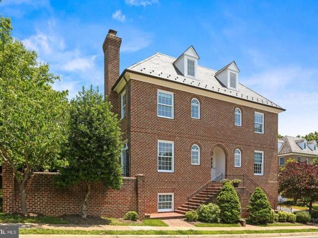 Townhouse for sale in Virginia