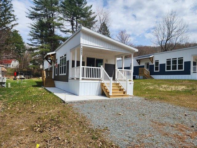 House for sale in White Mills, Pennsylvania
