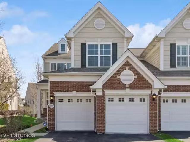 Condo for sale in Elgin Condo for sale in Elgin