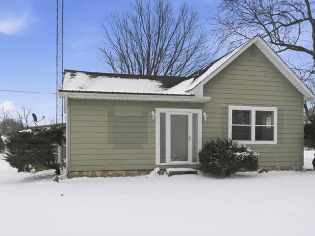 House for sale in Silver Lake, Indiana