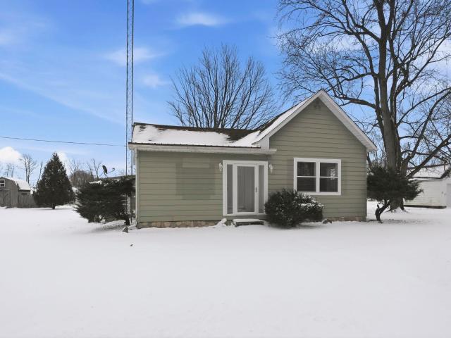 House for sale in Silver Lake, Indiana