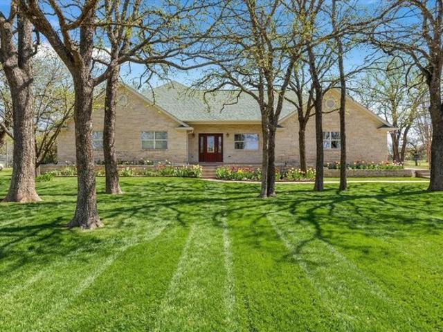 House for sale in Glen Rose, Texas
