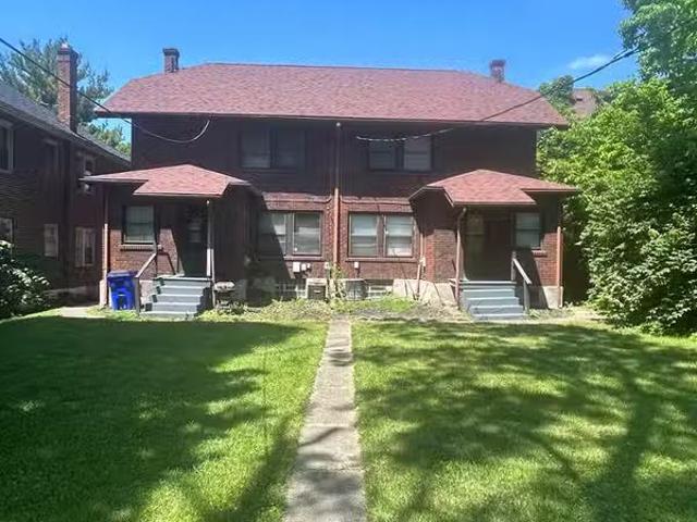 Condo for rent in Dayton