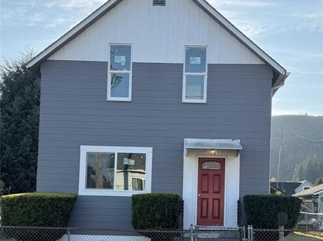 House for sale in Raymond, Washington