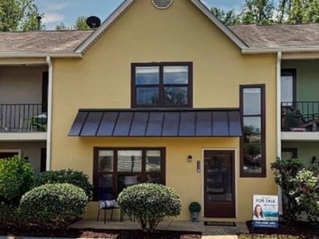 Townhouse for sale in Virginia