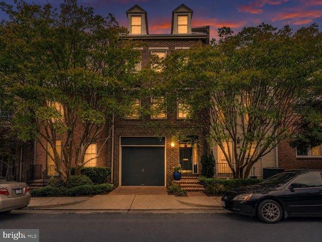 Townhouse for sale in Virginia