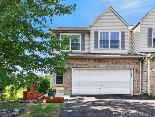Townhouse for sale in Mchenry, Illinois