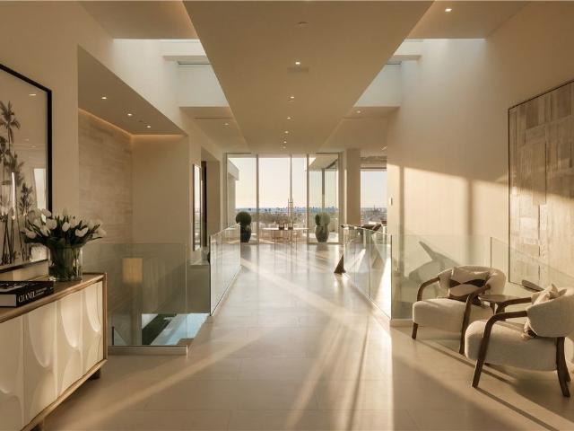 House for sale in Corona Del Mar, California