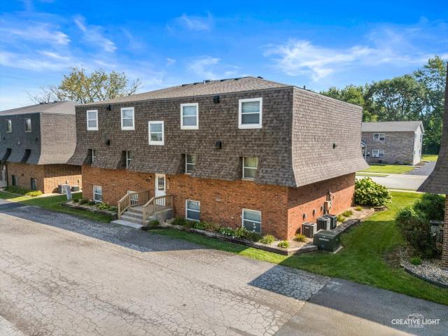 House for sale in Crest Hill, Illinois