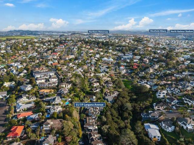 Apartment for sale in Whangaparaoa