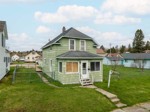 House for sale in Iron River, Michigan