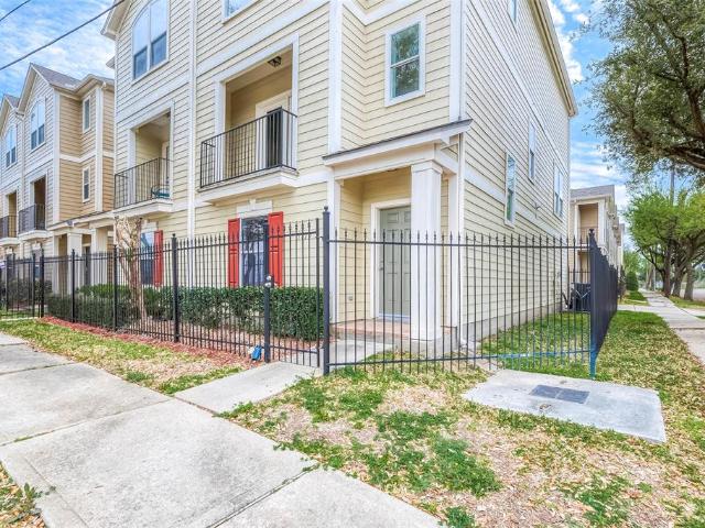 Townhouse for sale in Houston