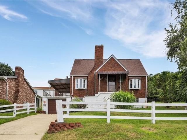 House for sale in Pittsburg, Pennsylvania