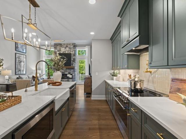 Townhouse for sale in Oxford, Connecticut