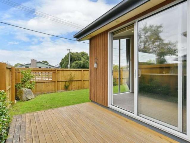 Property for sale in Chaslands, Canterbury