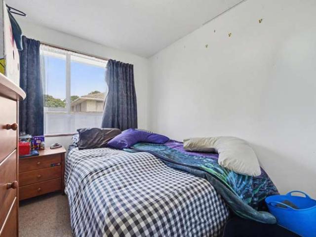 House for sale in Chaslands, Canterbury