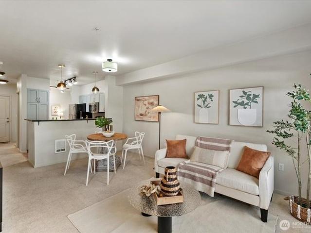 Condo for sale in Bellevue, King County