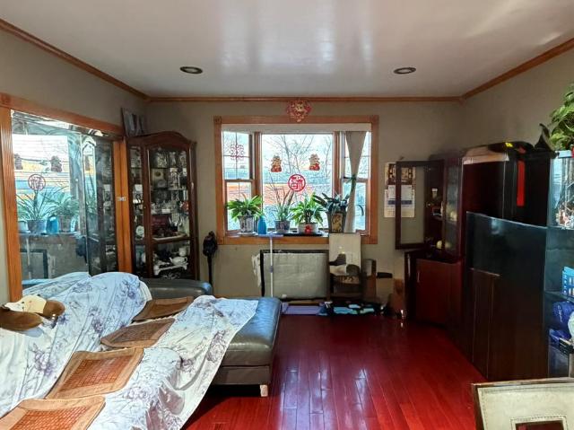 House for sale in Queens, Arverne