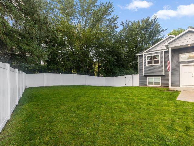 House for sale in Isanti, Isanti County