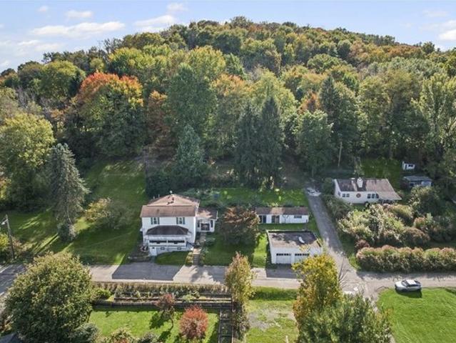 House for sale in College Hill, Beaver Falls