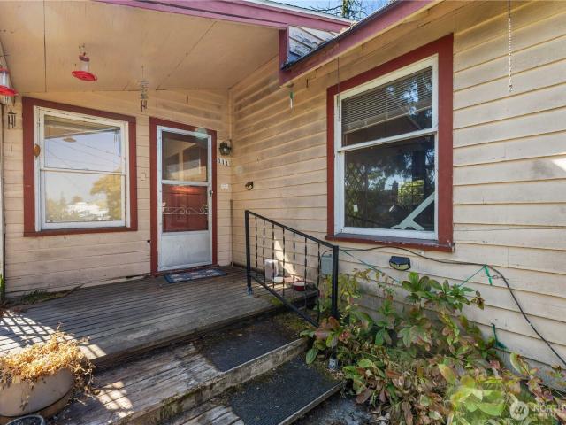 Property for sale in Pacific, Washington