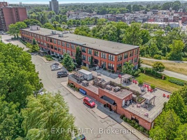 Condo for sale in East Gwillimbury, Ontario
