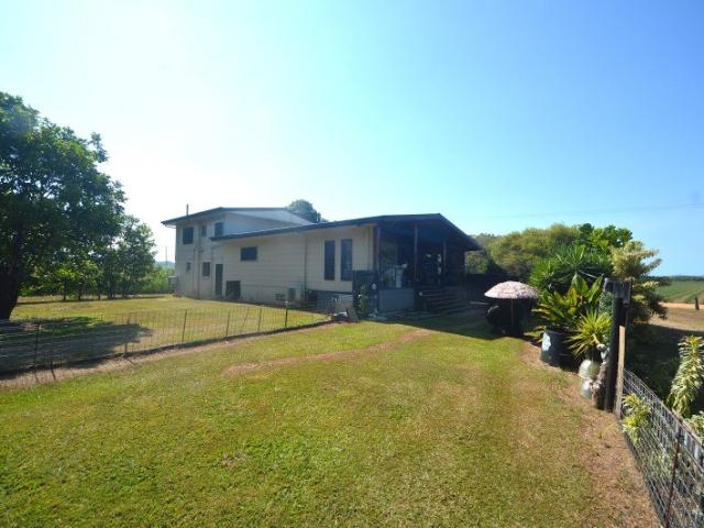 Cottage for sale in Lower Cowley, Queensland