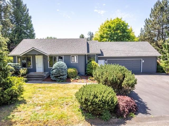 House for sale in Castle Rock, Washington