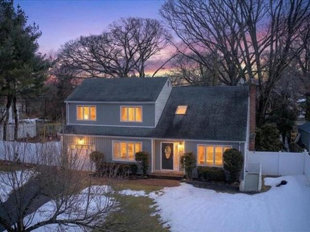 House for sale in Smithtown, New York