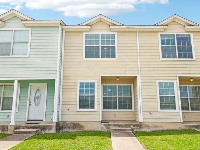 Townhouse for sale in Leesville, Texas