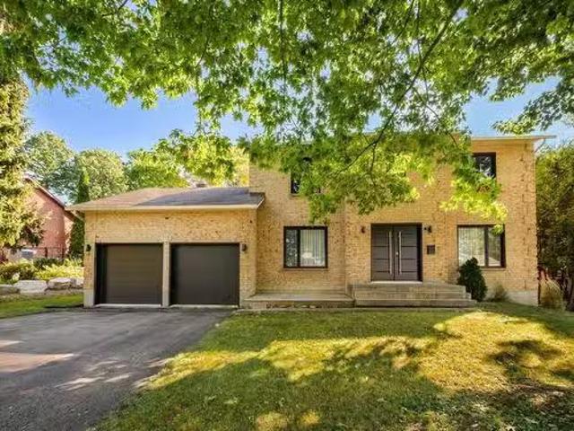 House for sale in Pointe-claire