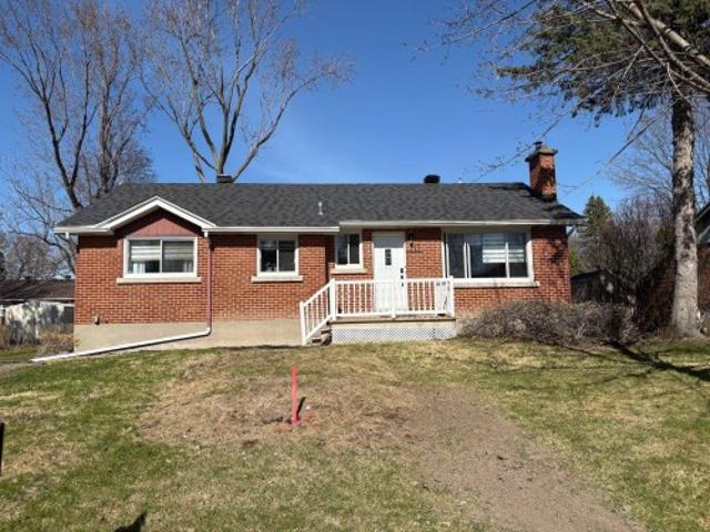 House for sale in Pointe-claire, Quebec