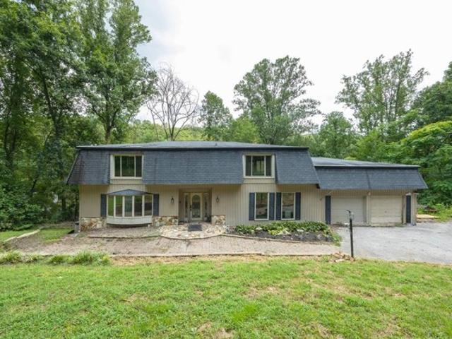 House for sale in Dunbar, West Virginia