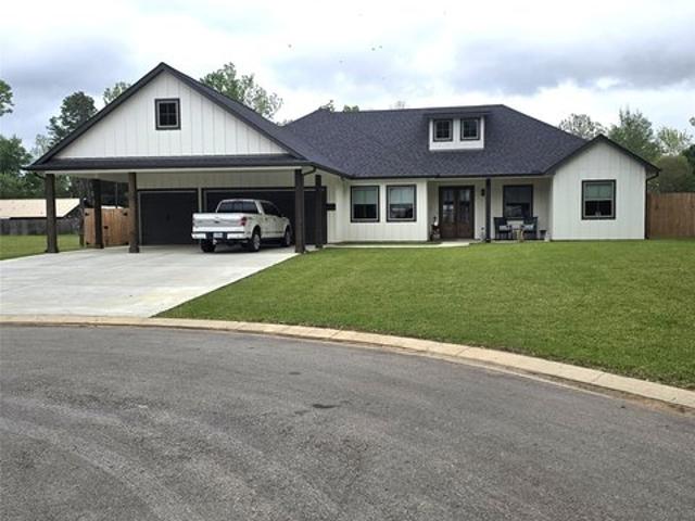 House for sale in Shepherd, Texas