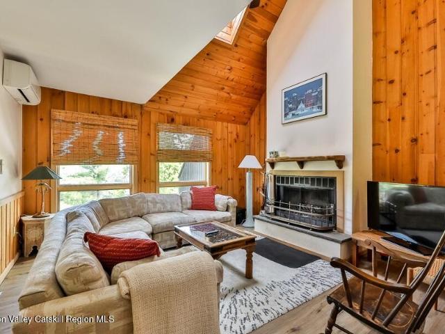 Townhouse for sale in Ashland, New York