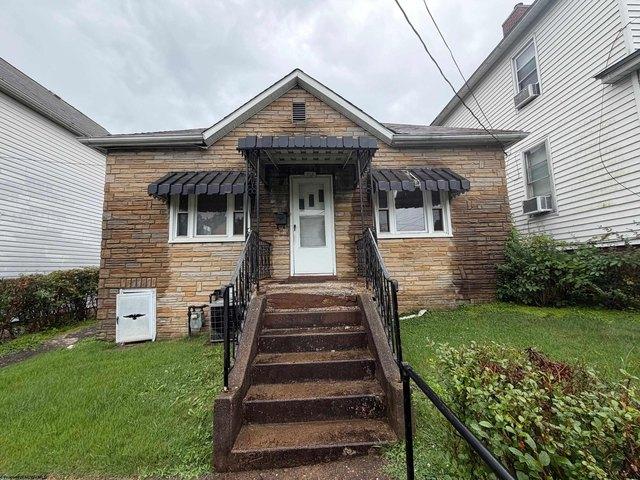 House for sale in Clarksburg, West Virginia