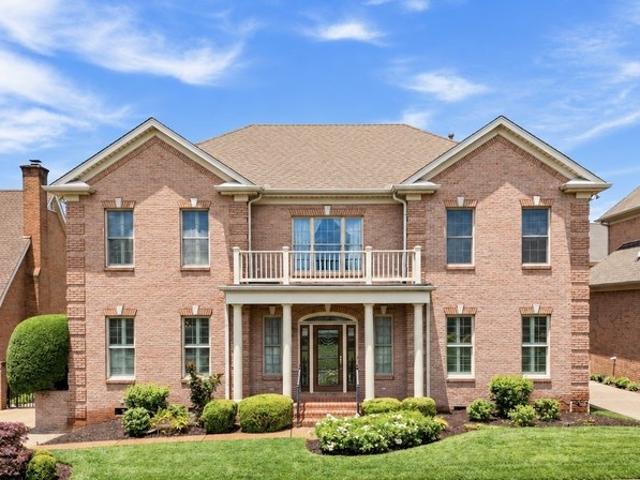 House for sale in Nokes Heights, Hendersonville