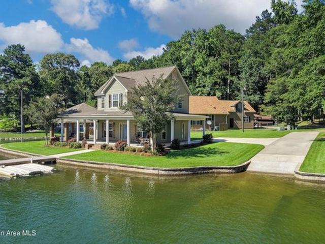 House for sale in Elmore, Alabama