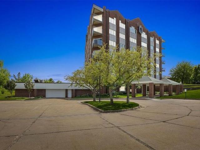 Condo for sale in Linn, Iowa