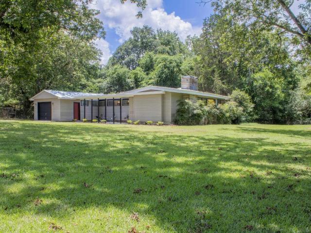 House for sale in Weaver