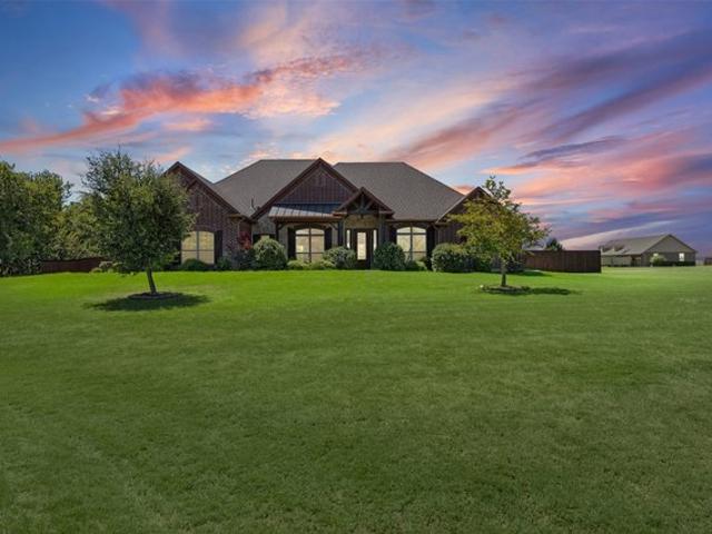 House for sale in Ellis, Texas