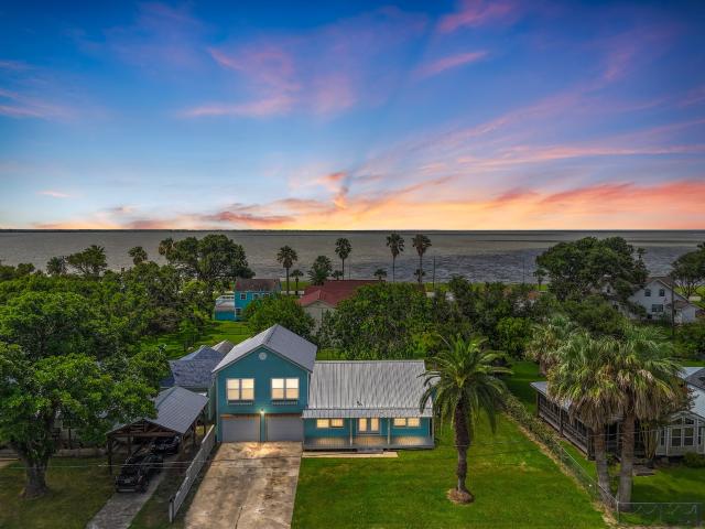 House for sale in Palacios