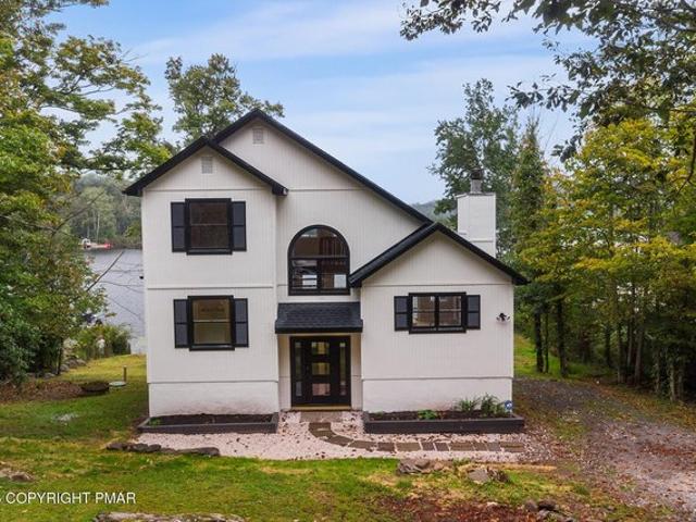 House for sale in Lake Ariel, Pennsylvania