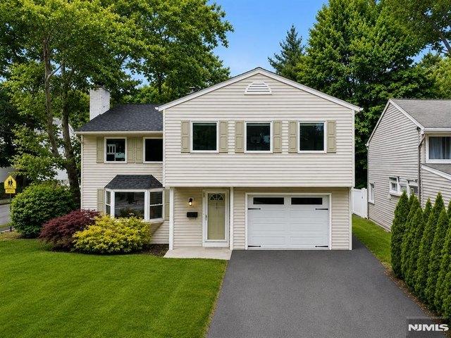 House for sale in Waldwick, New Jersey