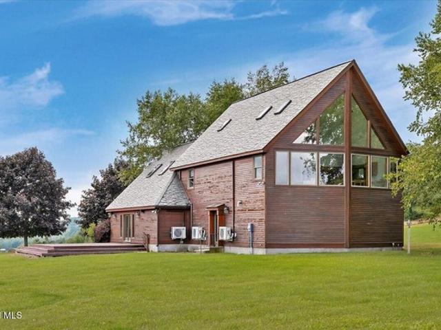 House for sale in Town of Granville, Washington County