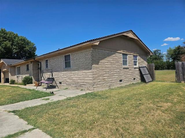 House for sale in Davis, Murray County