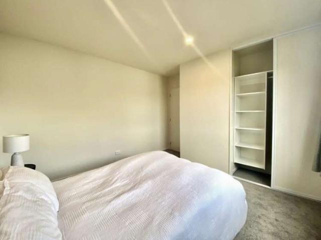 Townhouse for rent in Chaslands, Canterbury