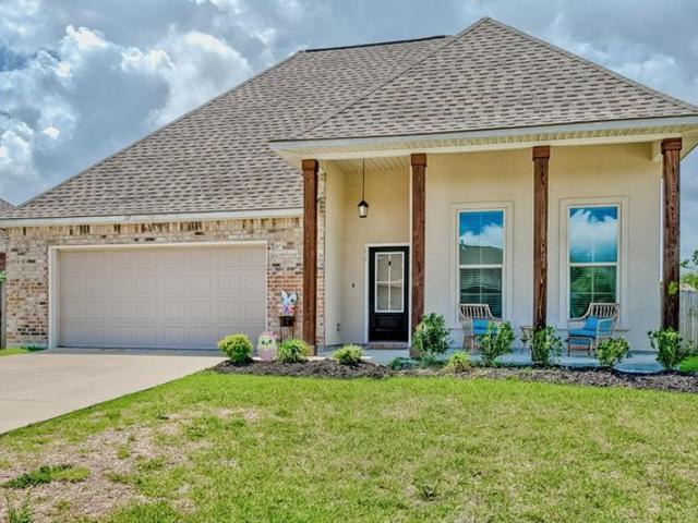 House for sale in Bridge City, Texas