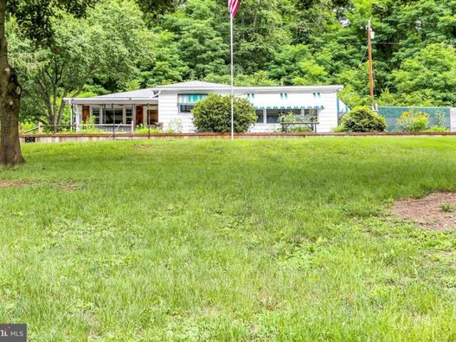 House for sale in Newport, Pennsylvania
